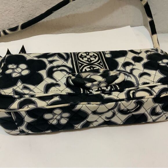 Vera Bradley knot just a clutch purse - Picture 4 of 11